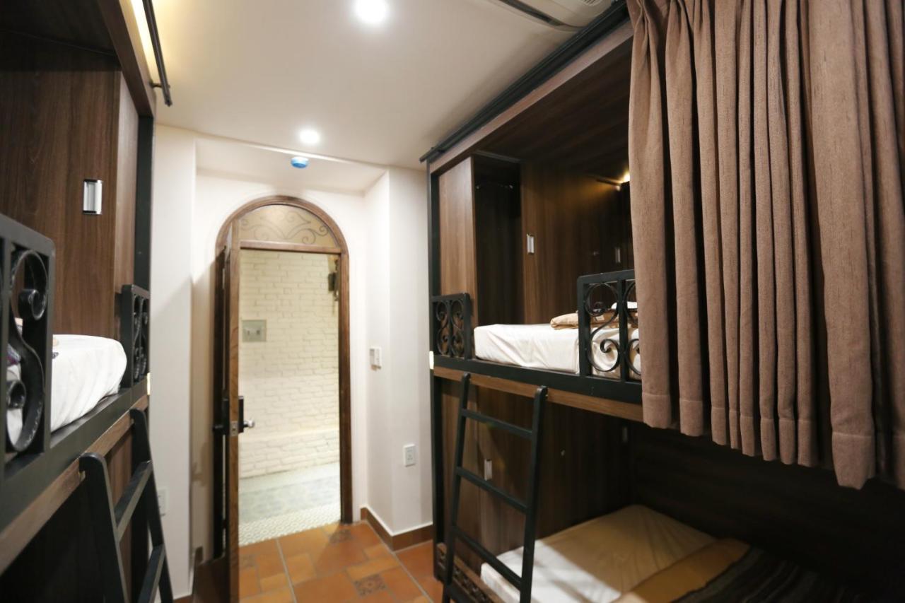 Aquarizon Boutique Hostel & City Bar Хошимін Екстер'єр фото